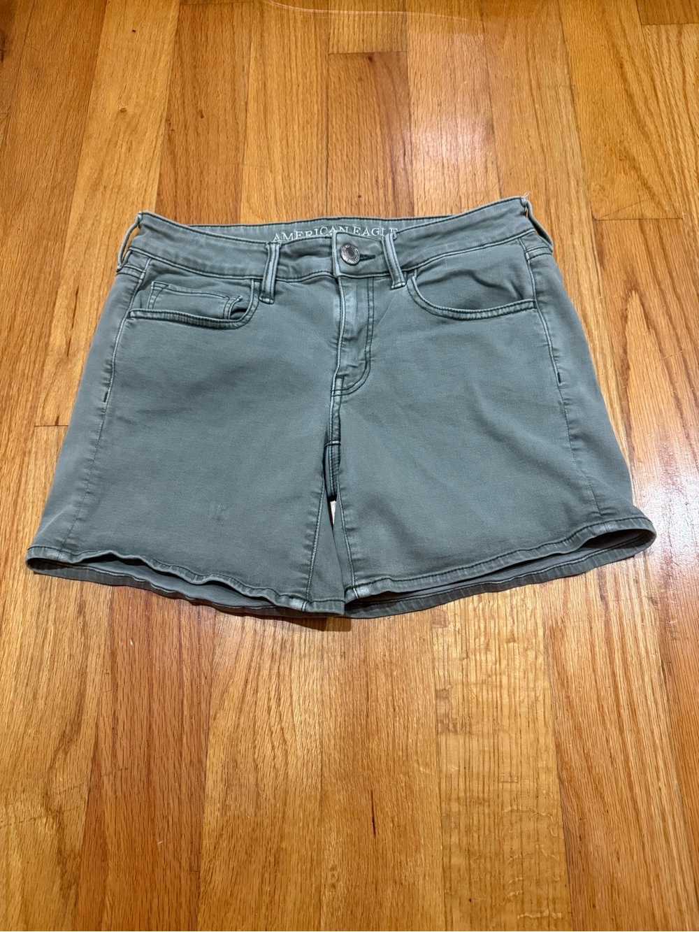 American Eagle Midi Short — Sage Green, Size 6